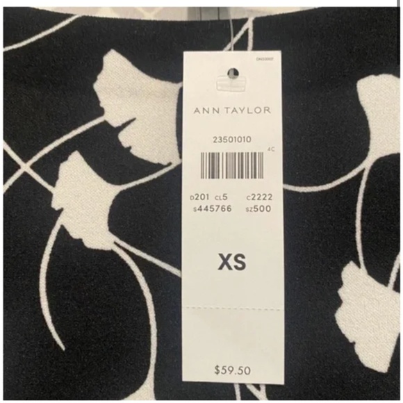 Gorgeous Blouse - NEW!! - Picture 5 of 7